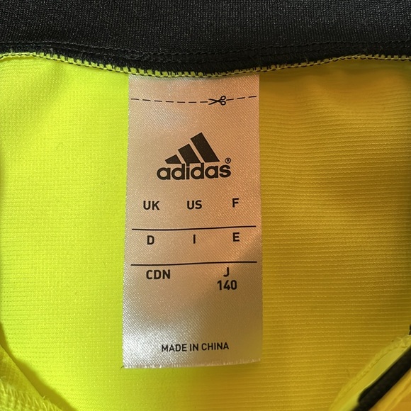 Adidas running jacket size 13/14 (Japan size 140) - Picture 4 of 4